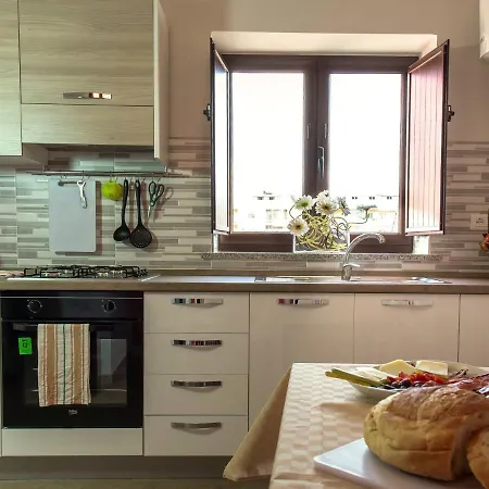 With 2 Bedrooms In With Wifi Διαμέρισμα