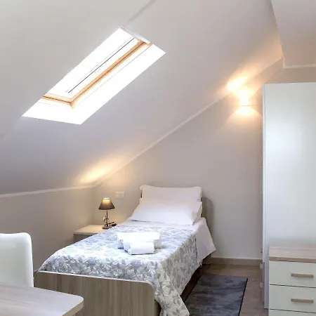 Διαμέρισμα With 2 Bedrooms In With Wifi